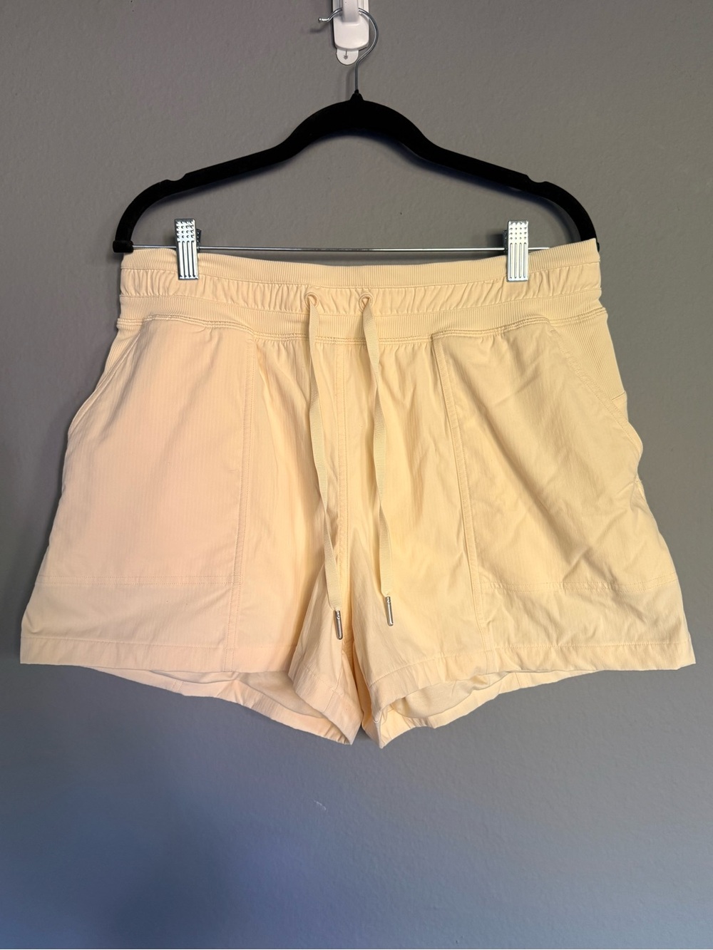 lululemon athletica dance studio Drawstring Athletic Shorts size 10 🧈🧈🧈